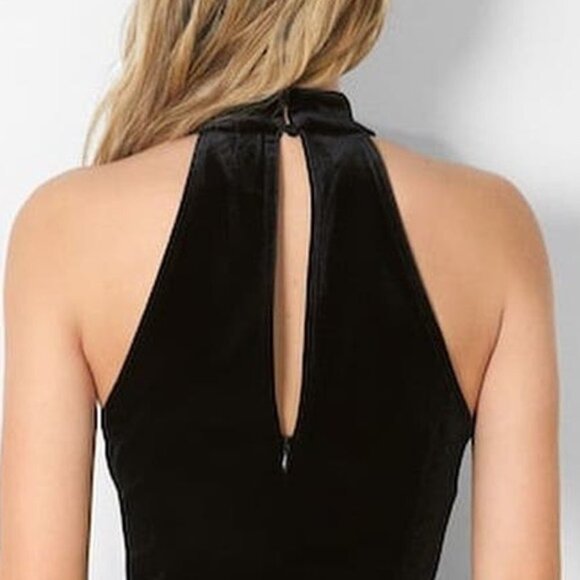 NWT BERSHKA Shimmering Sequins Velvet Mini Dress Sz XS - Picture 4 of 8